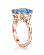 Trilune emerald-cut Aquamarine emerald-diamond step-cut three-stone ring setting in Rose Gold, front view | SARATTI