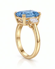 Trilune emerald-cut Aquamarine emerald-diamond step-cut three-stone ring setting in Yellow Gold, alternate side view | SARATTI