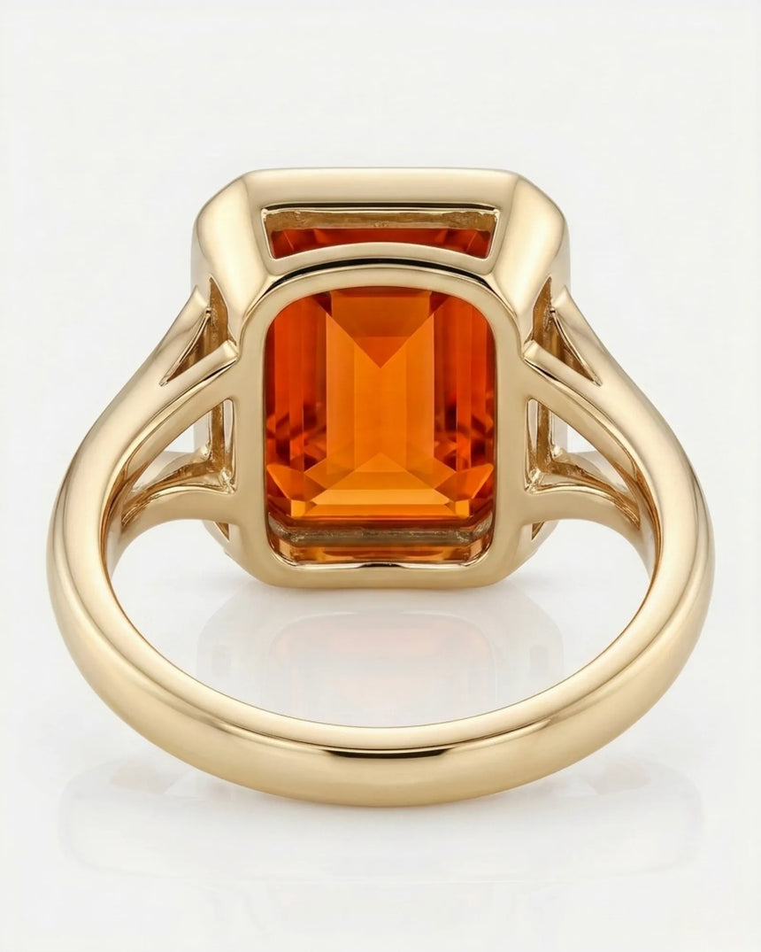 yellow gold emerald cut Topaz setting with polished split shoulder | SARATTI
