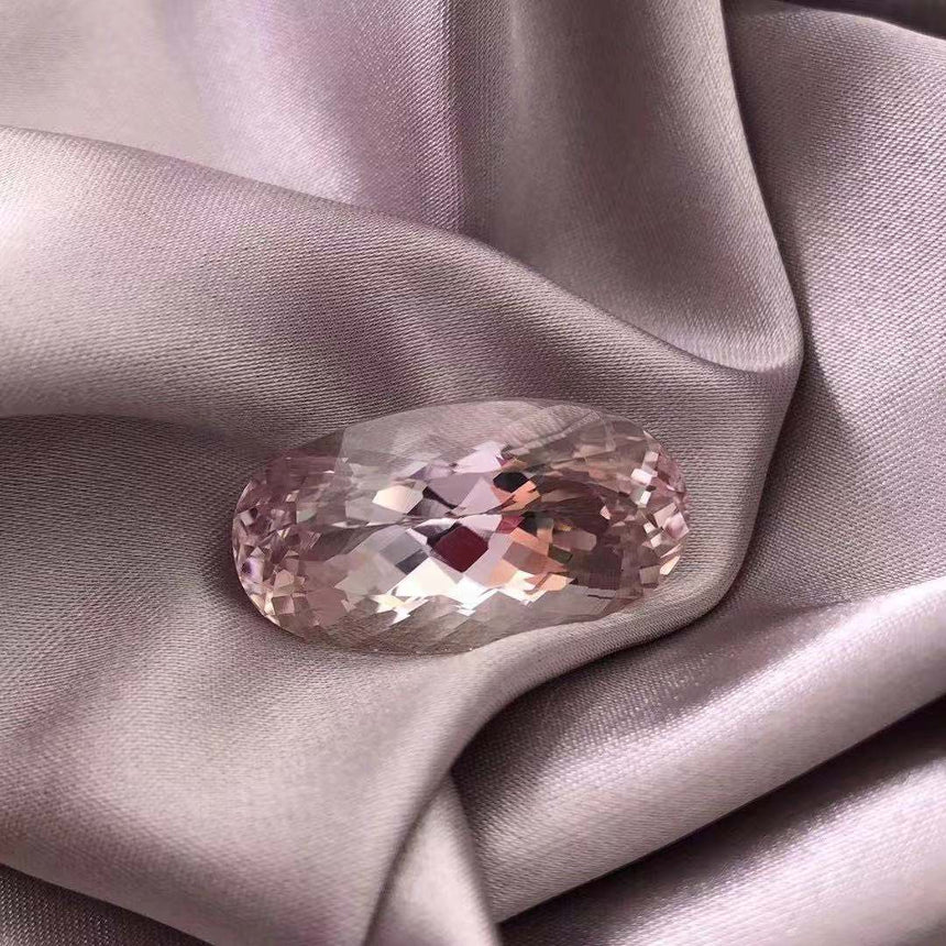 42.72 carats Oval Natural Kunzite Gemstone