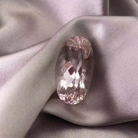 42.72 carats Oval Natural Kunzite Gemstone