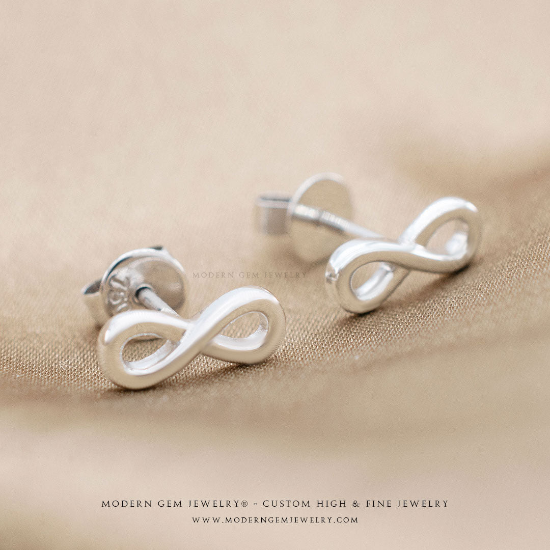 Infinity Symbol 18K White Gold Stud Earrings | Saratti