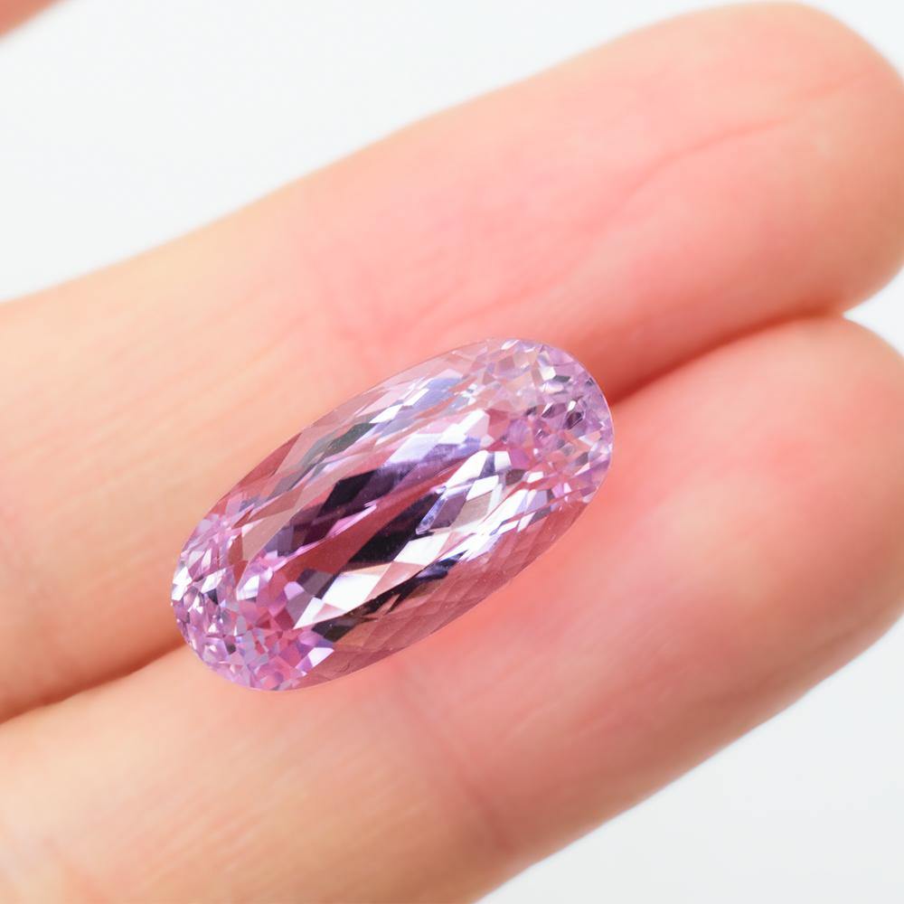 11.8 Carats Purple Pink Natural Kunzite Oval  | 18 mm X 9mm - Modern Gem Jewelry 