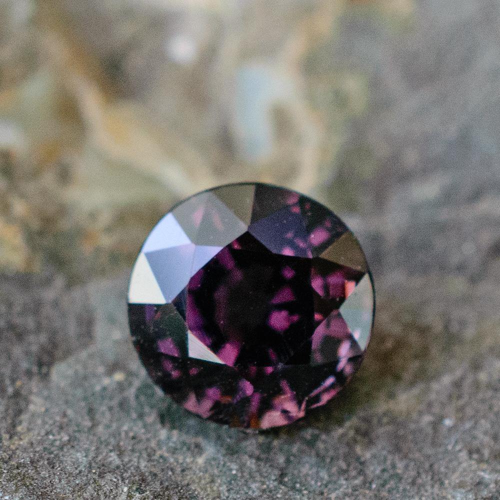 1.35 Carats Bluish Purple Round Natural Spinel 6.25 x 6..25 x 4.68mm - Modern Gem Jewelry 