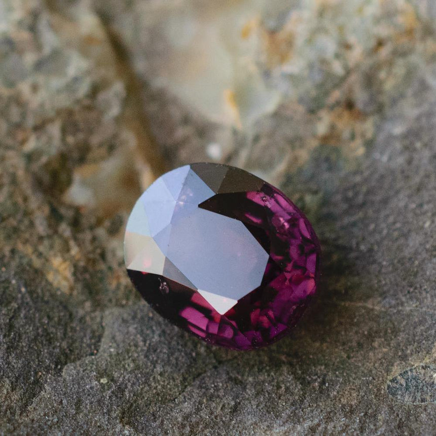 2.08 Carats Oval Purplish Red  Natural Spinel Gemstone 6.25 x 6.25 x 4.68 mm - Modern Gem Jewelry 