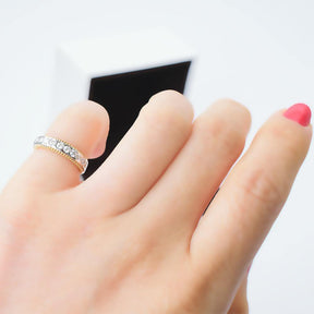 Two Tone Wedding Band Women's with Diamonds on Female Finger | Modern Gem Jewelry  | Saratti
