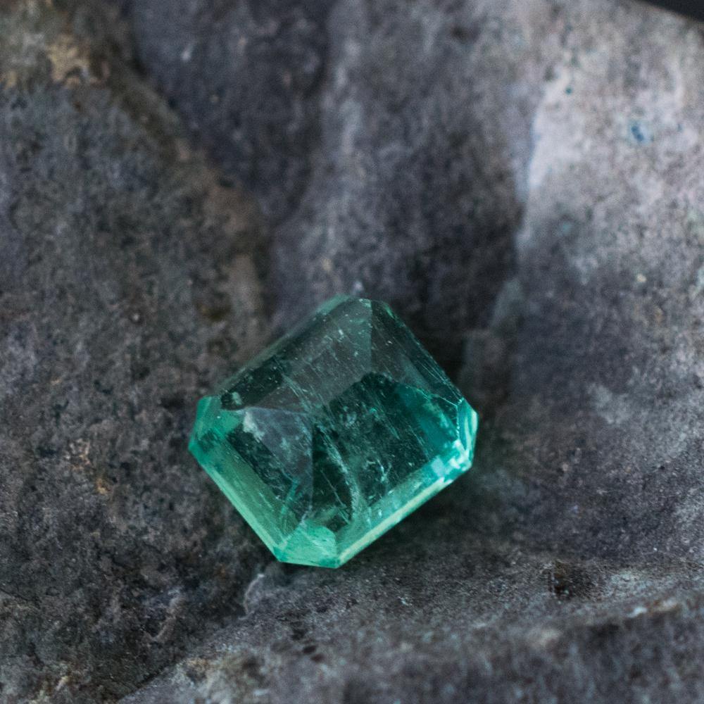 0.86 Carats  Zambian Natural Emerald Gemstone | 5.5 mm x 4.8 mm - Modern Gem Jewelry 