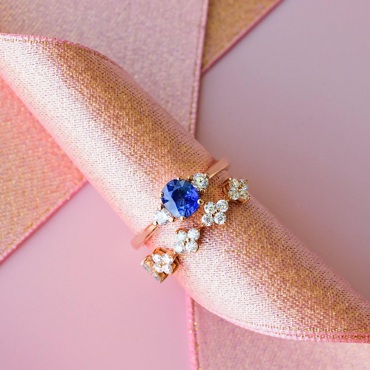 Elegant Blue Sapphire and Diamond Wedding Set | Modern Gem Jewelry | Saratti