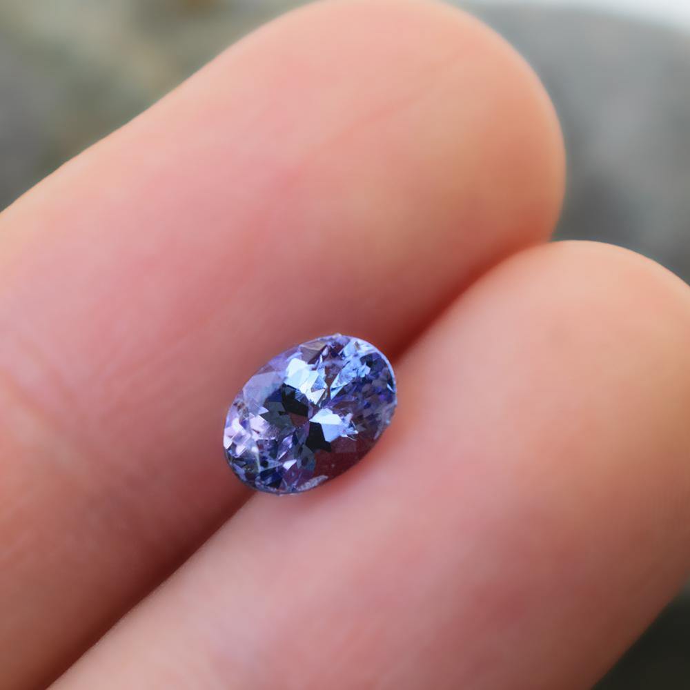 0.92 Carats Bluish Purple Natural Tanzanite Oval Shape Loose Gemstone - Modern Gem Jewelry 
