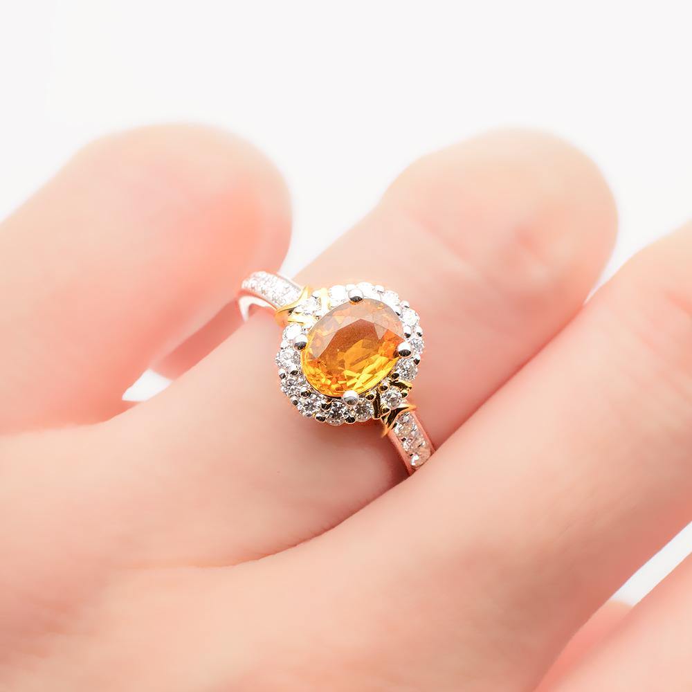 Stunning Yellow Sapphire Ring in 18K White Gold | Modern Gem Jewelry | Saratti