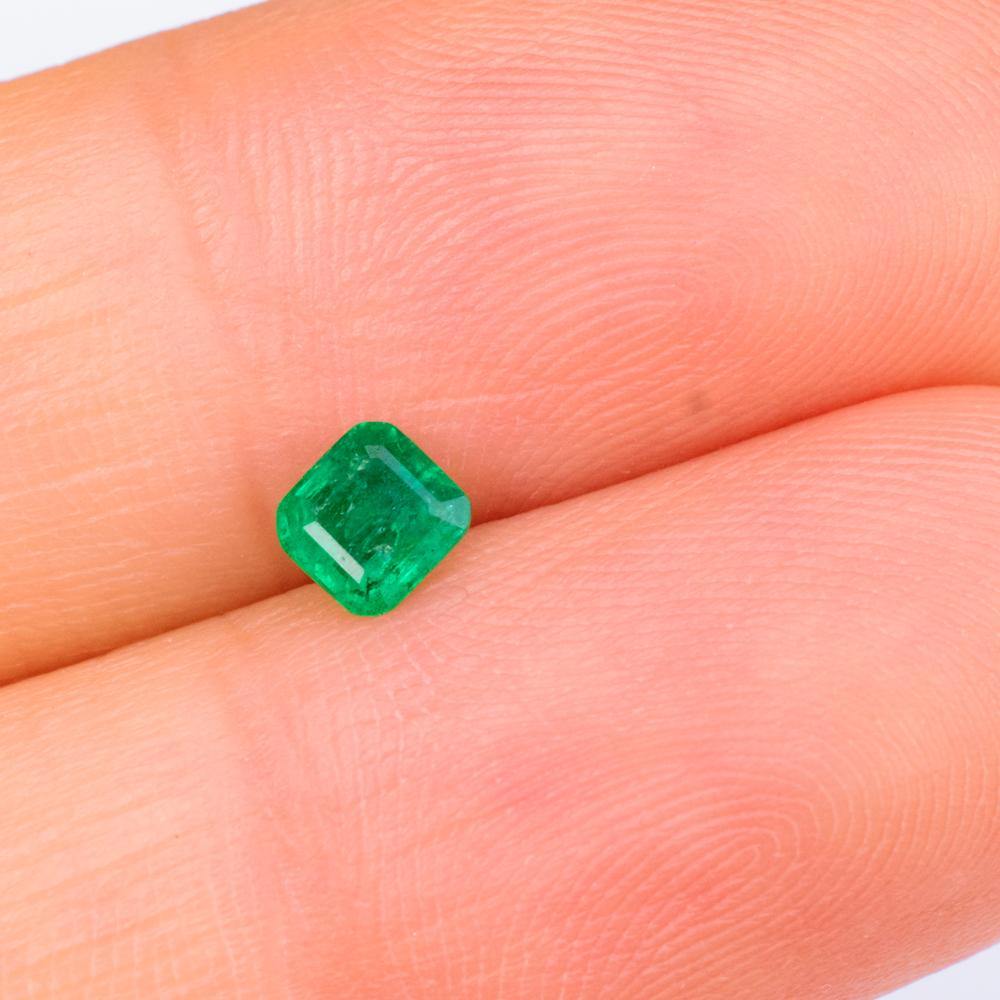 0.26 Carats Bright Green Zambian Natural Emerald Gemstone | 3.5mm x 4mm - Modern Gem Jewelry 