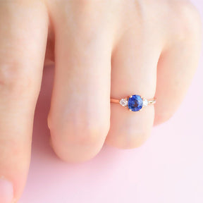 Timeless Cushion Blue Sapphire and Diamond Yellow Gold Ring | Modern Gem Jewelry | Saratti