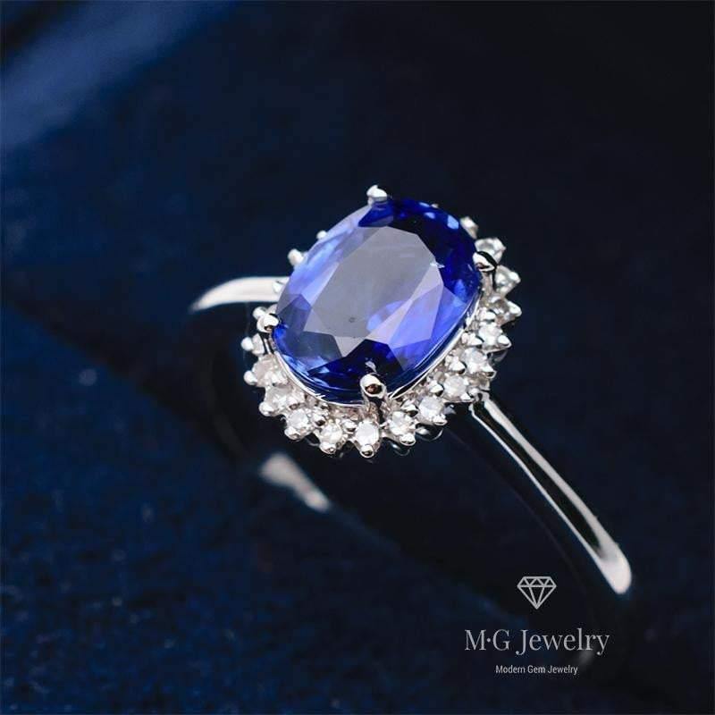 Stunning Oval Sapphire Halo Diamonds Promise Ring | Modern Gem Jewelry | Saratti