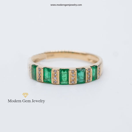 Emerald Stackable Ring with Diamonds in Yellow Gold | Modern Gem Jewelry