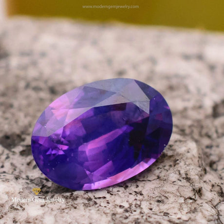 Natural Sapphire Gemstone | Oval Cut Purplish Pink | 0.9 Carat Heated | Custom jewelry | Modern Gem Jewelry