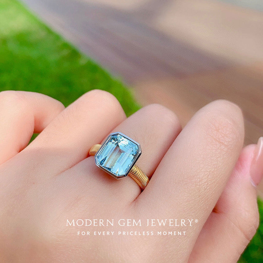 Aquamarine Engagment Ring in Bezel Set | Modern Gem Jewelry | Saratti