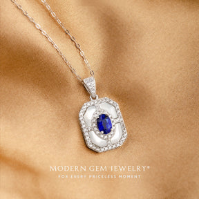 Elegant White Gold Necklace with Blue Sapphire and Diamonds | Saratti
