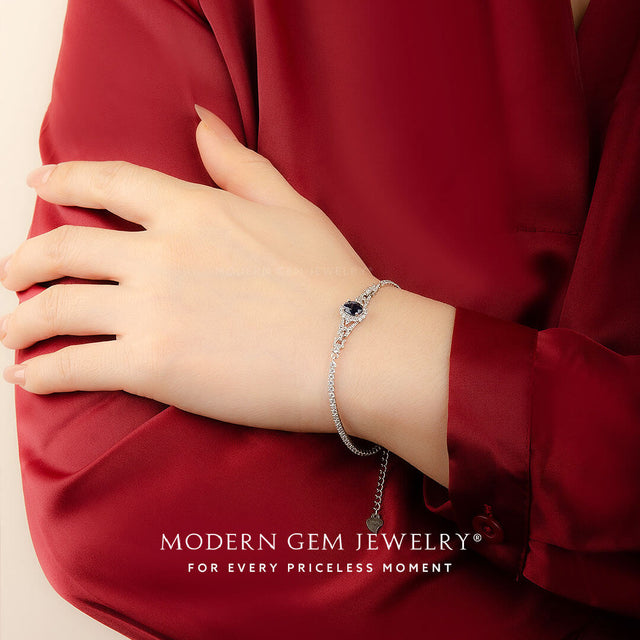 Blue Bracelet with Oval Natural Sapphire with Natural Diamonds and Lobster Clasp in 18K White Gold | Modern Gem Jewelry