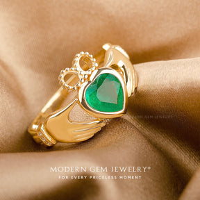 Claddagh Rings For Men with Heart Shape Natural Emerald in Yellow Gold | Modern Gem Jewelry  | Saratti