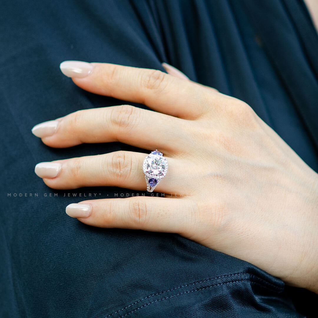 Cushion Cut Moissanite Ring | Custom Rings | Modern Gem Jewelry | Saratti