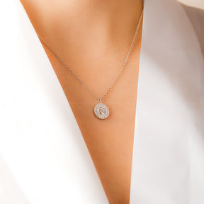Sparkling 18K White Gold Necklace with Diamond Halo Pendant | Saratti