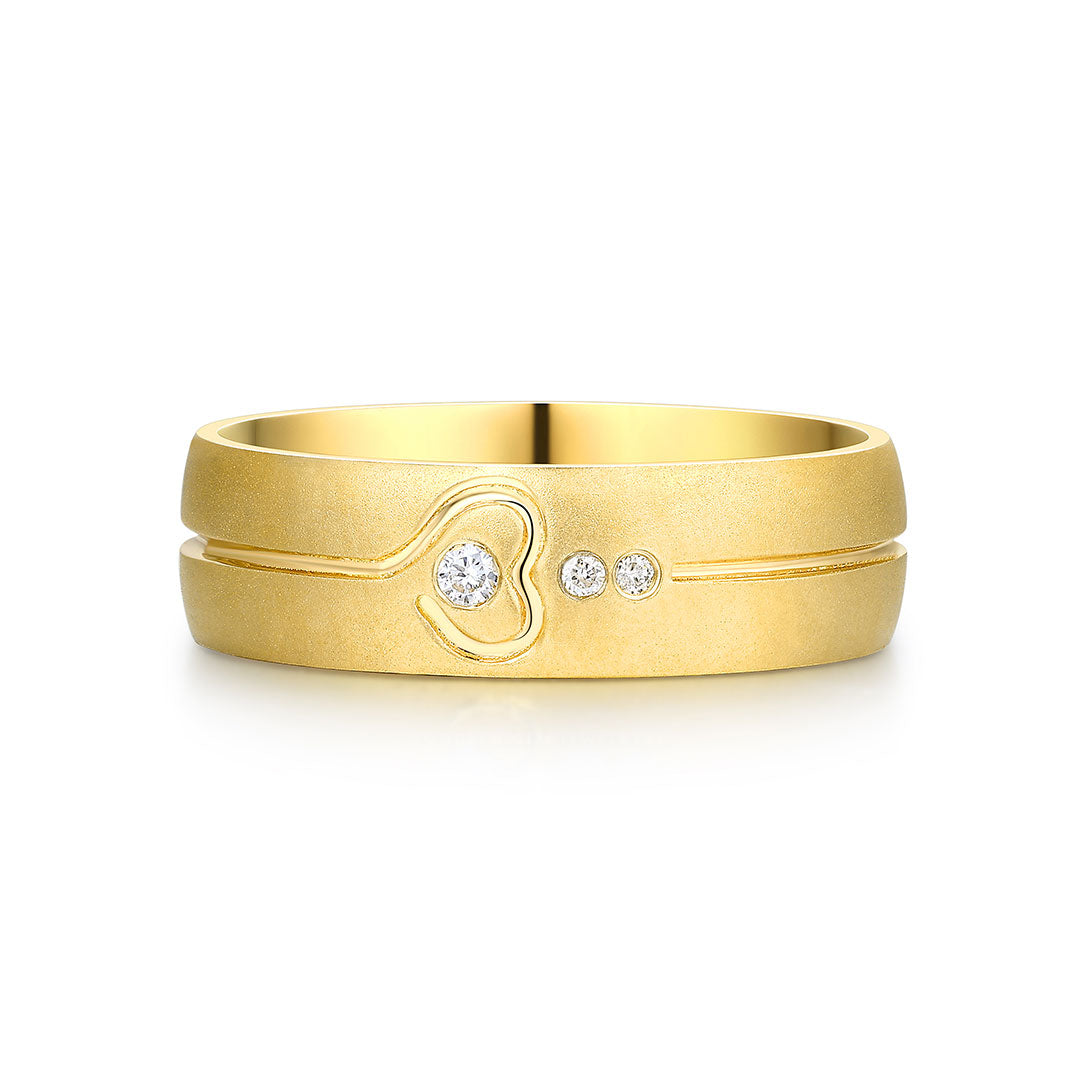 Art Deco Wedding Band in Yellow Gold with Natural Diamonds | Modern Gem Jewelry | Saratti 