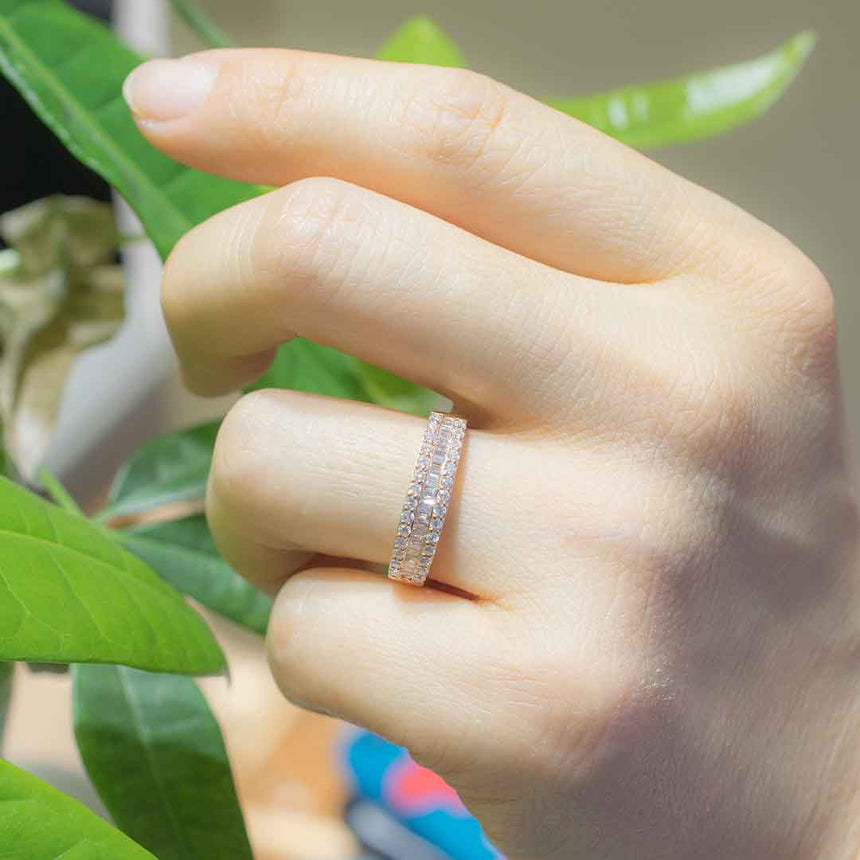 Rose Gold Eternity Band with Baguette and Round Diamonds | Custom Made Wedding Ring on Female Finger | Modern Gem Jewelry | Saratti 