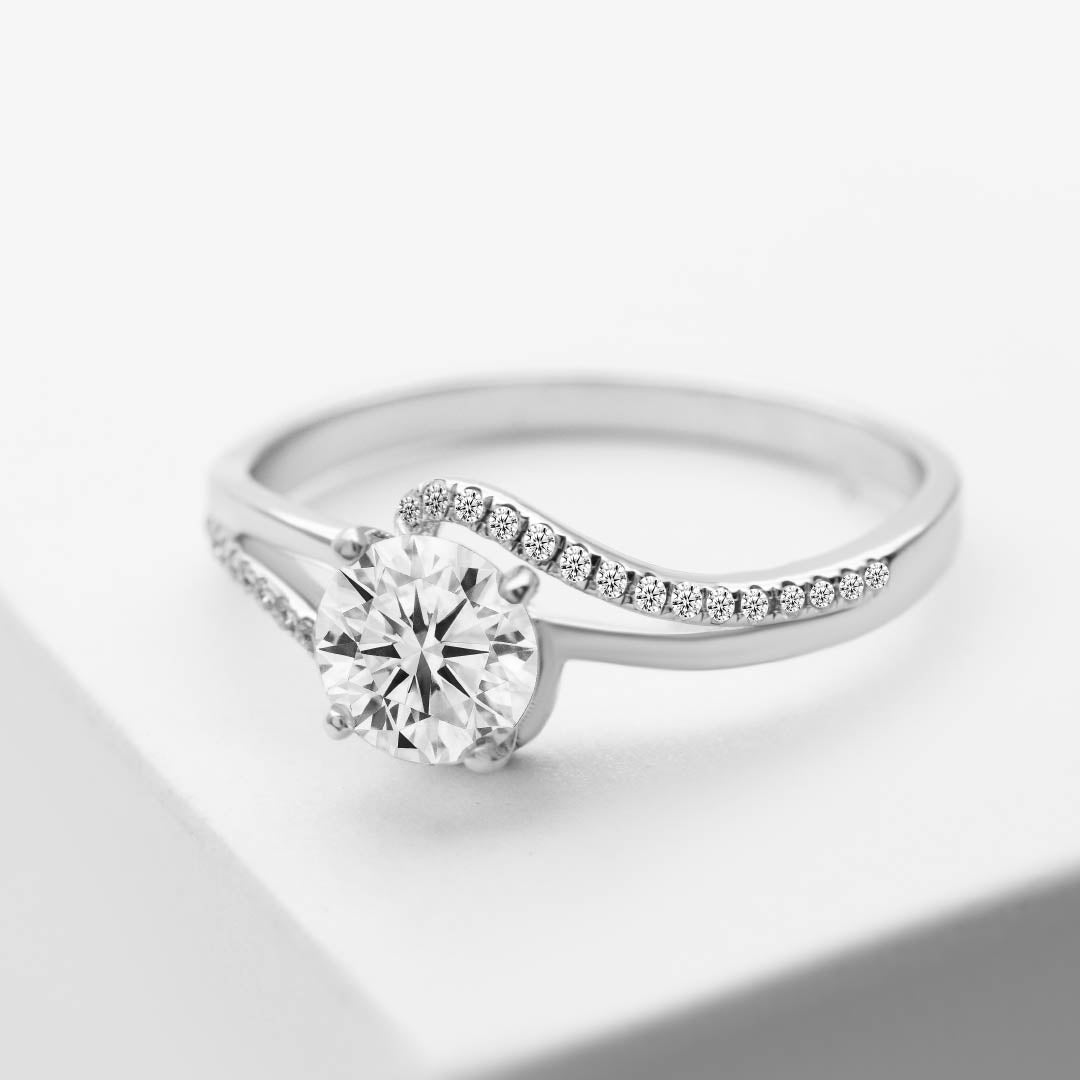 Stunning NERA Split Shank Diamond Ring in White Gold | Modern Gem Jewelry | Saratti
