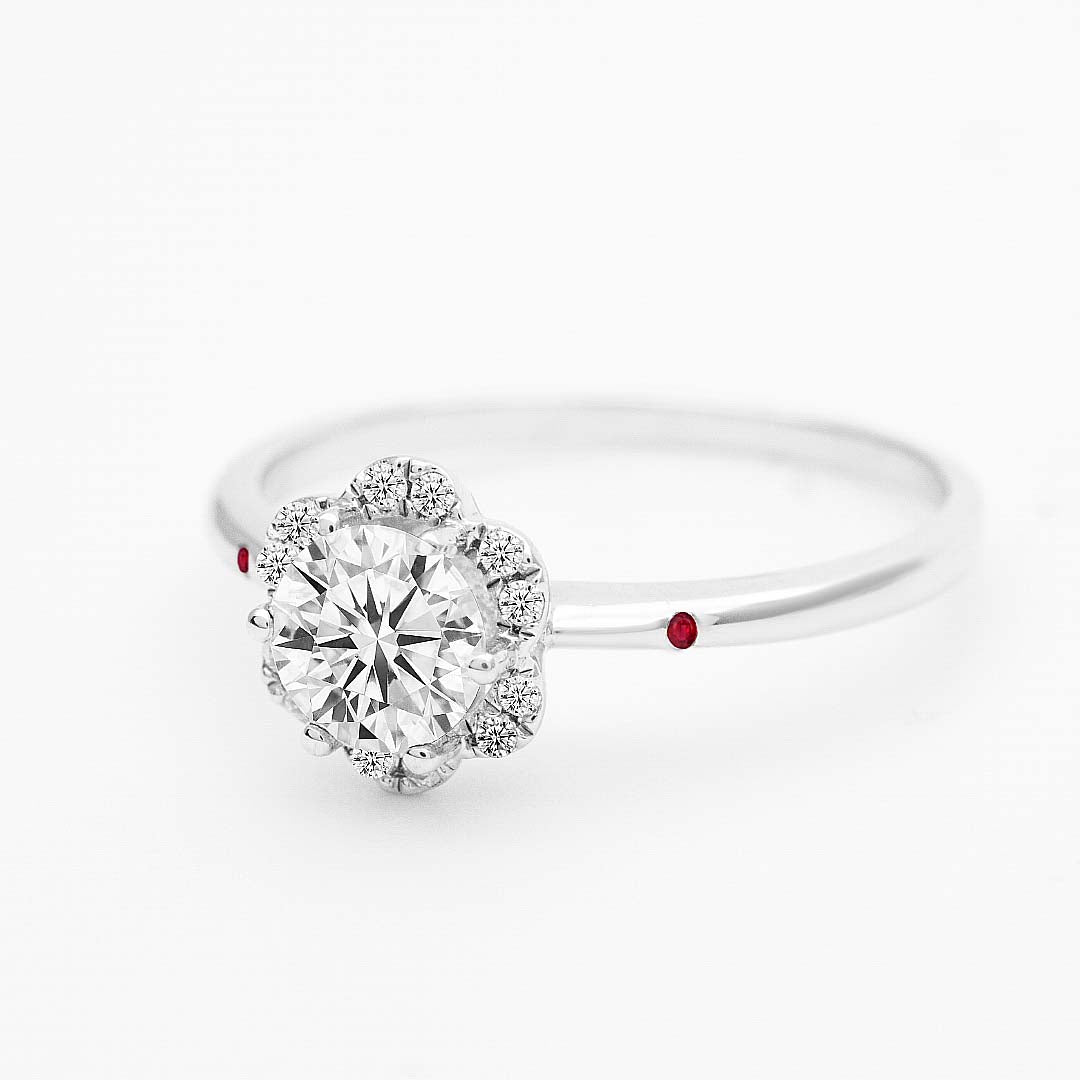 Splendid LILA Round Diamond Halo Four Prongs White Gold Ring | Modern Gem Jewelry | Saratti