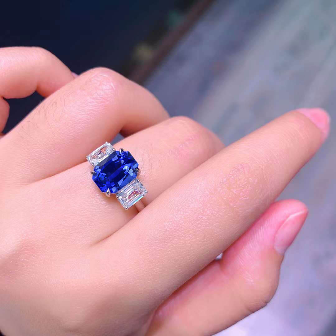 Three Stone Emerald Cut Sapphire Diamond on Woman's Finger | Ring Modern Gem Jewelry | Saratti 