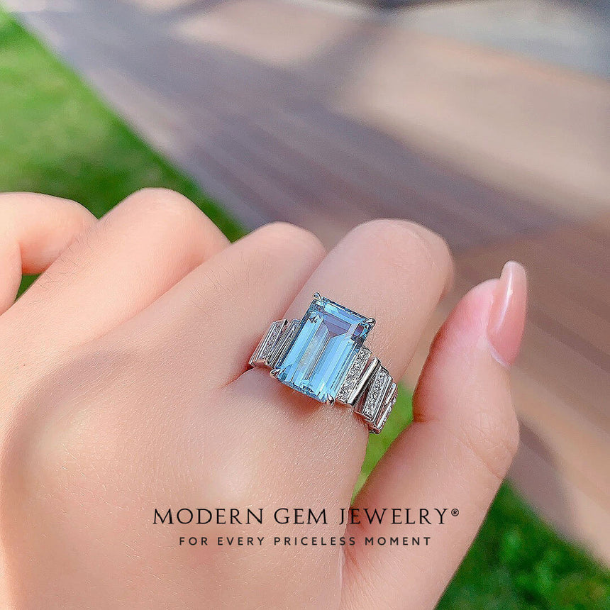 Aquamarine Cocktail Ring in 18K White Gold | Modern Gem Jewelry | Saratti