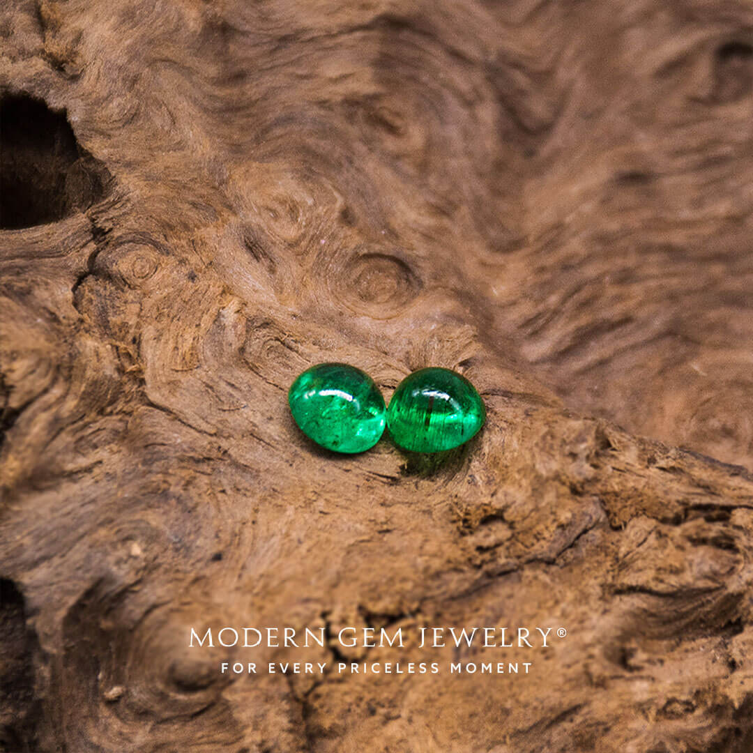Oval Cabochon 0.88 carats Natural Emerald | Modern Gem Jewelry