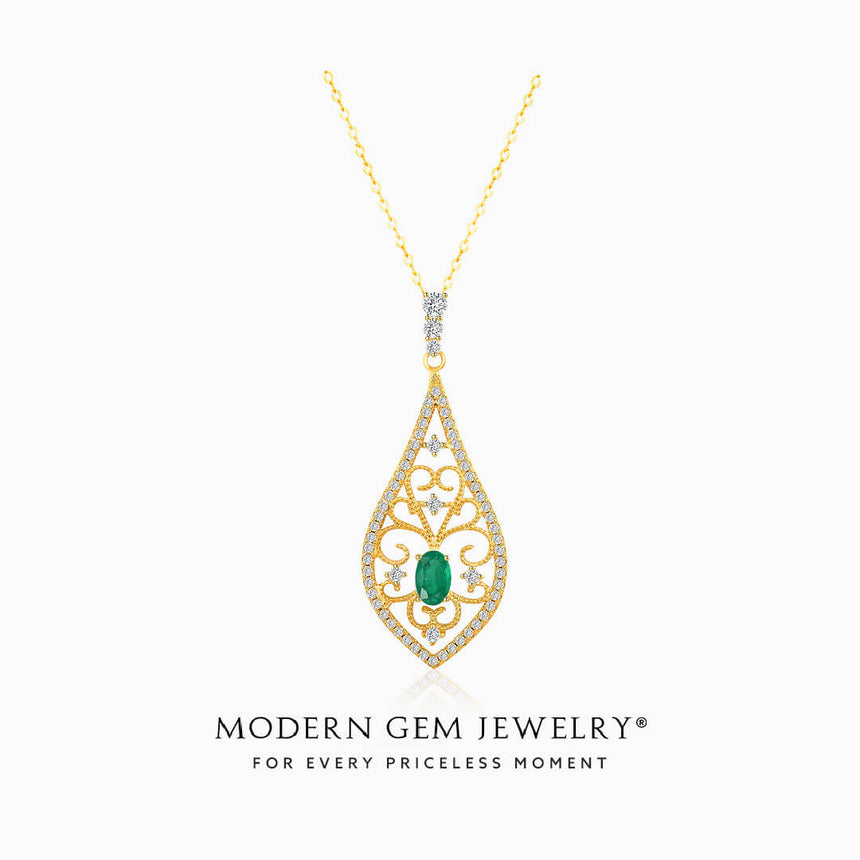 Timeless Emerald and Diamond Vintage Necklace | Saratti