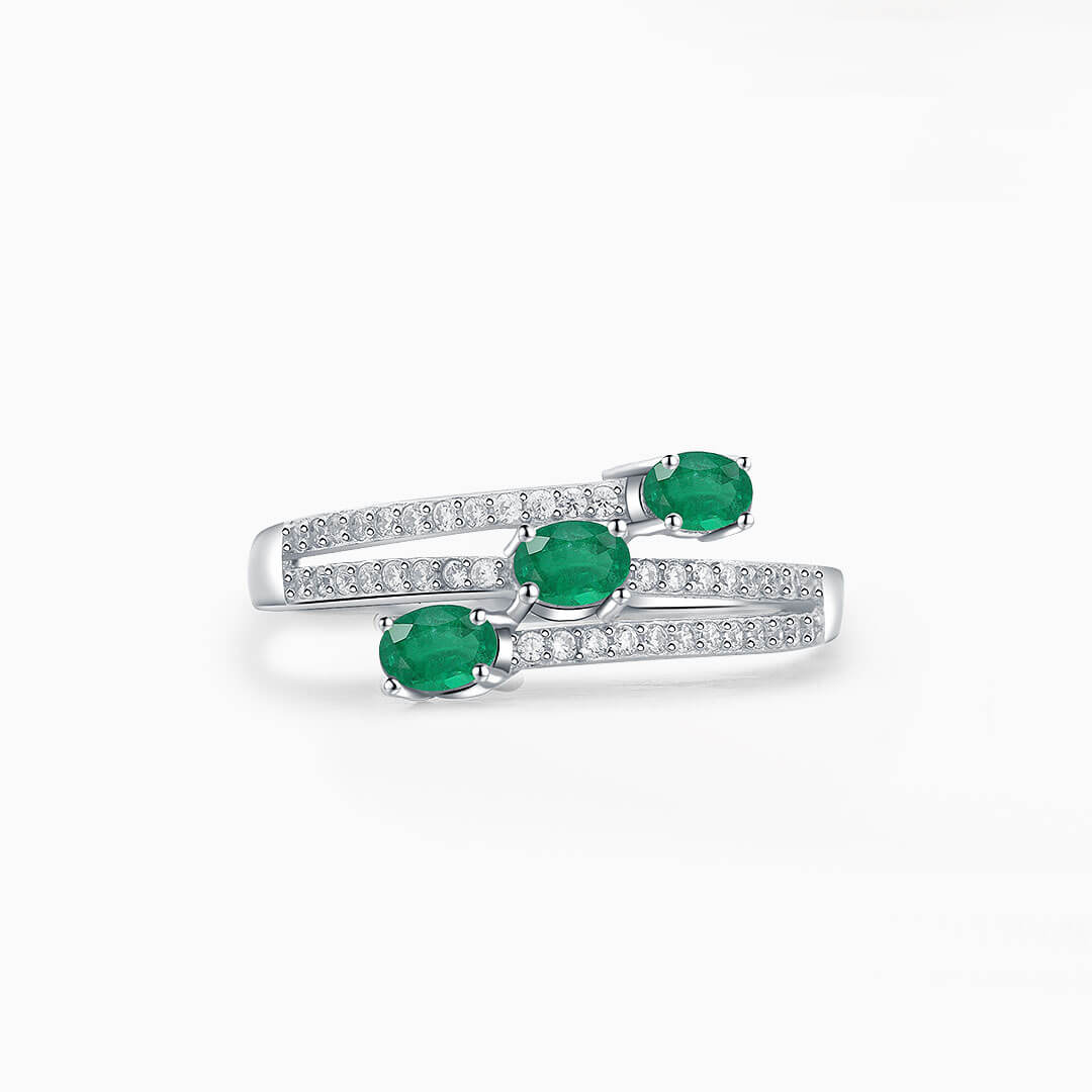Emerald Birthstone Ring for Women | Modern Gem Jewelry | Saratti 