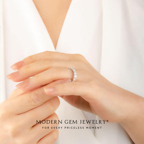 Diamond Eternity Band in 18K White Gold on Female Finger | Modern Gem Jewelry | Saratti 
