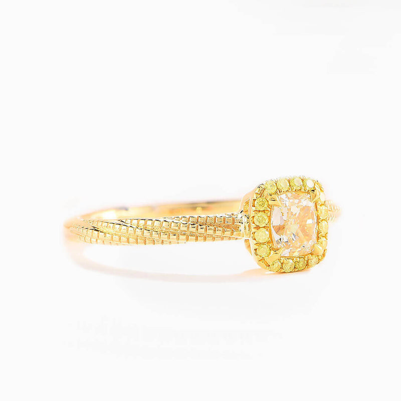 Twisted Shank Fancy Yellow Diamond Ring in 18 K Yellow Gold | Saratti