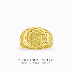 Mens Initial Ring in 18K Yellow Gold | Modern Gem Jewelry | Saratti