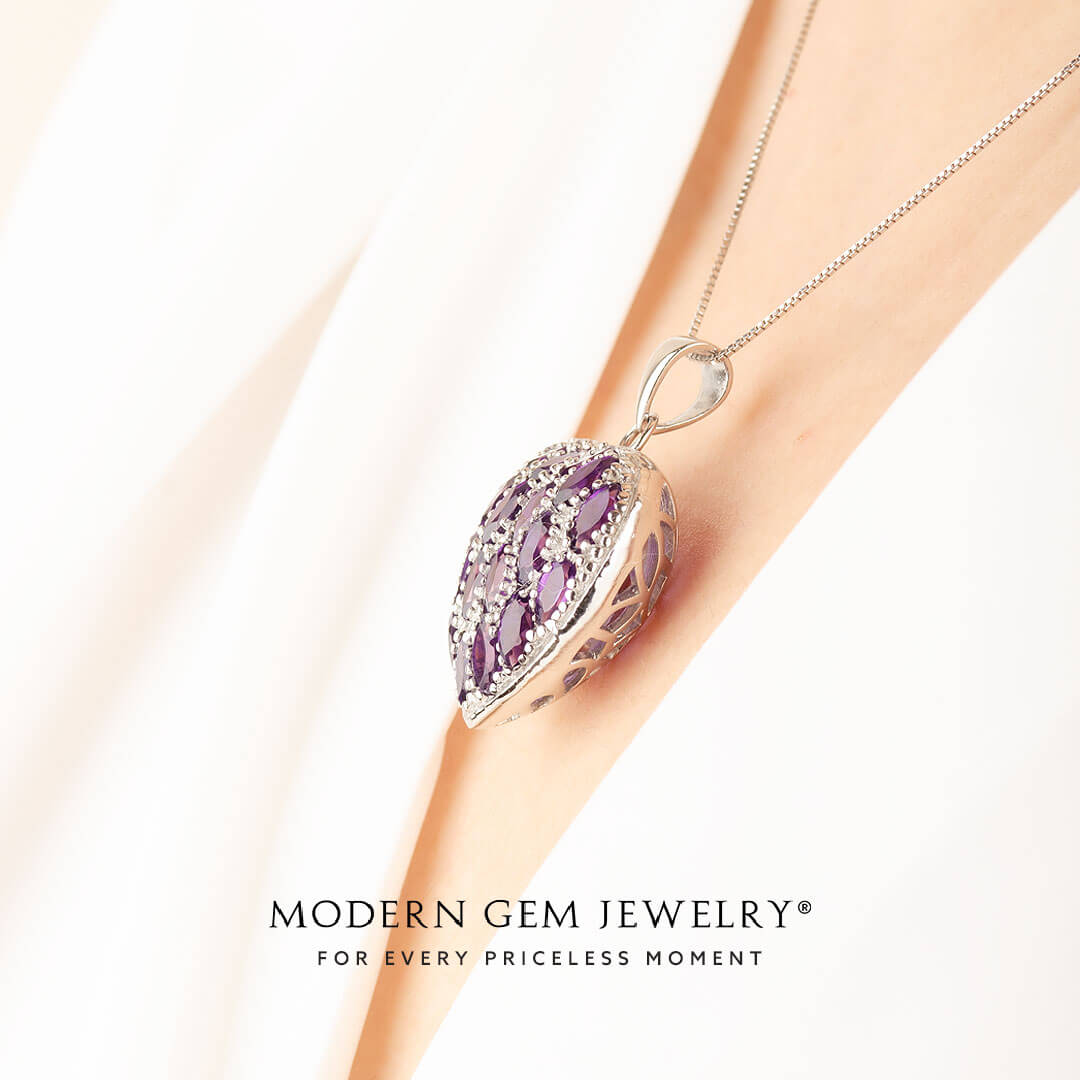 Amethyst and Diamond Necklace in 18K White Gold | Saratti