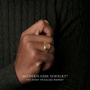 Mens Initial Ring in 18K Yellow Gold | Modern Gem Jewelry | Saratti 