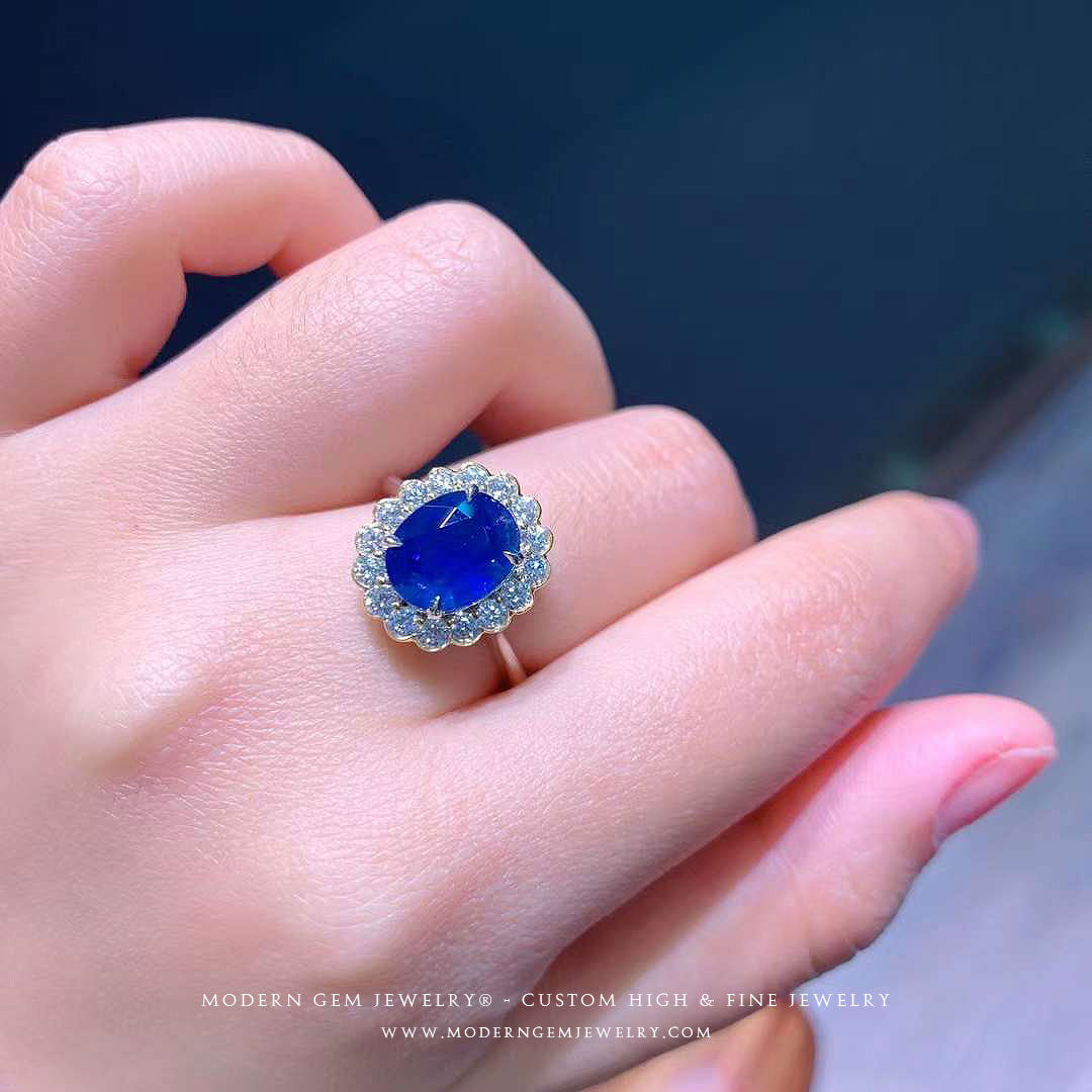 Natural Sapphire and Natural Diamonds Ring - Modern Gem Jewelry