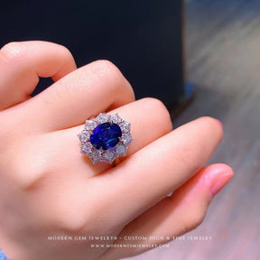 Natural Sapphire and Natural Diamonds Royal Blue Vintage Ring - Modern Gem Jewelry®