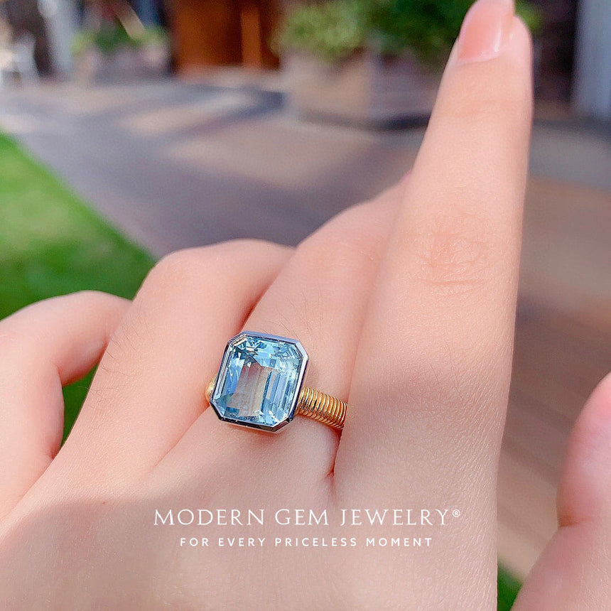 Aquamarine Engagment Ring in Bezel Set | Modern Gem Jewelry | Saratti