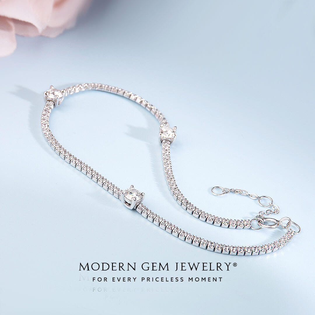 Timeless Moissanite Bracelet in 18K White Gold | Modern Gem Jewelry