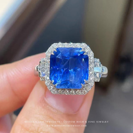 18K Vintage - Inspired Natural Sapphire Cocktail Ring 