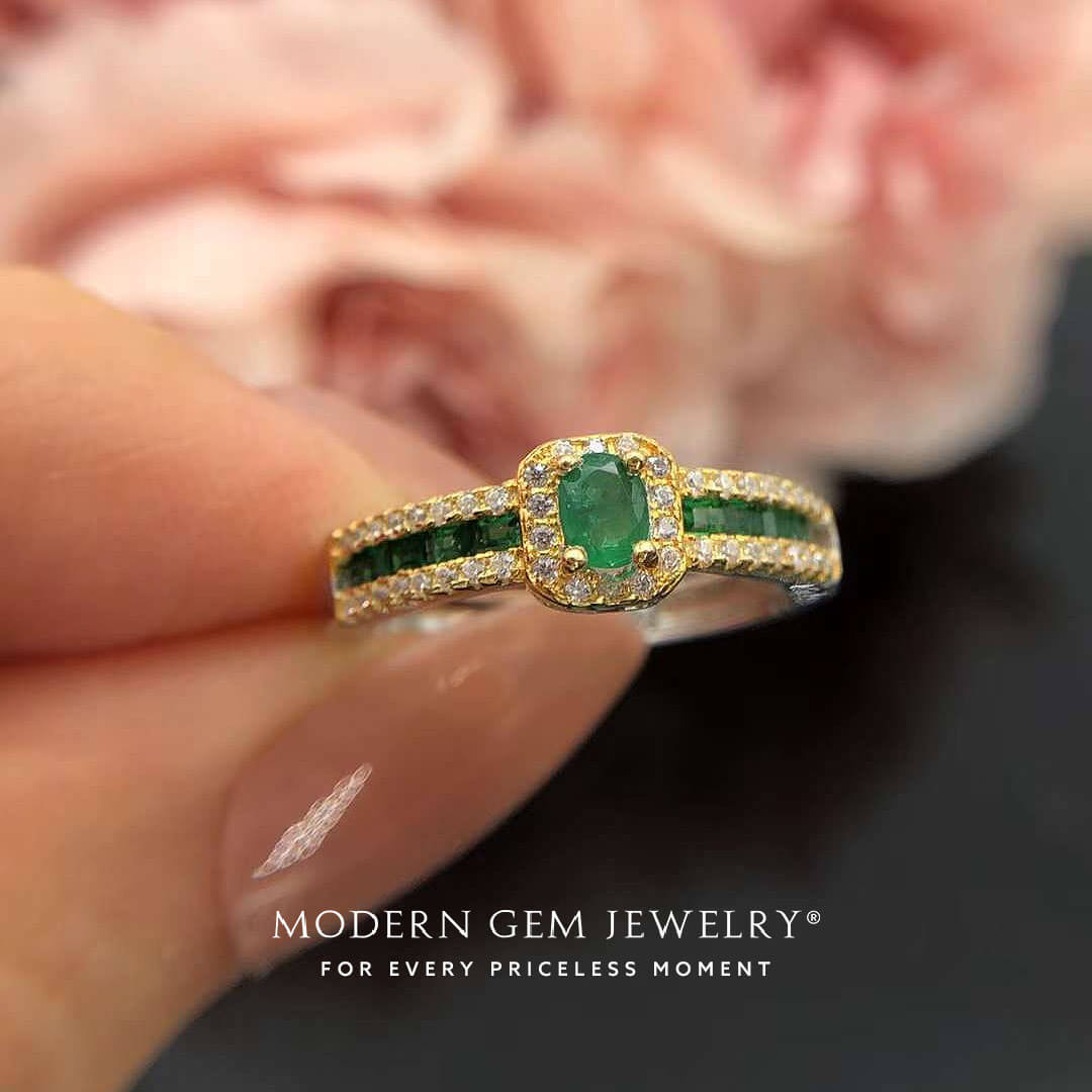 Emerald Promise Ring Yellow Gold with Diamonds | Modern Gem Jewelry | Saratti 