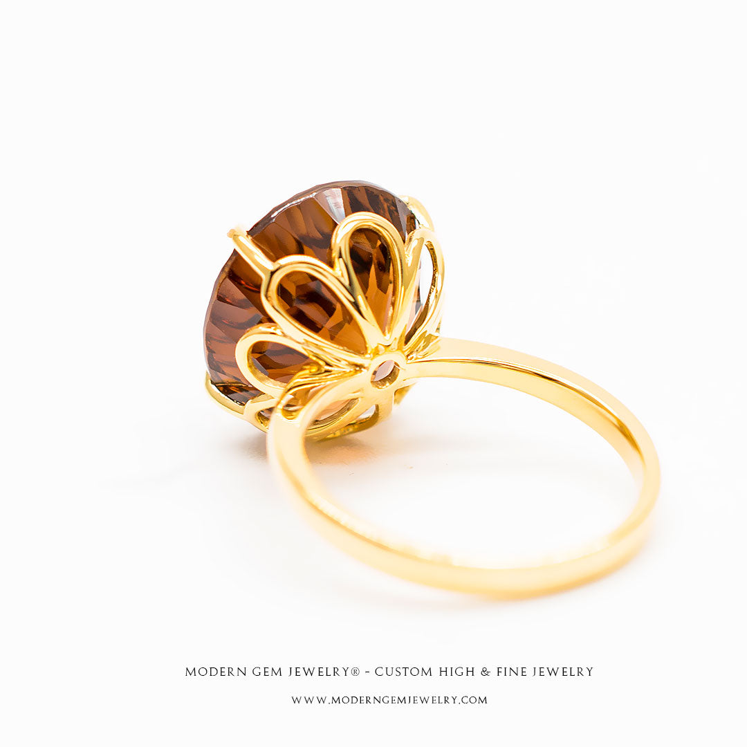 Oval Brazilian Imperial Topaz 18K Yellow Gold Engagement Ring - Modern Gem Jewelry | Saratti
