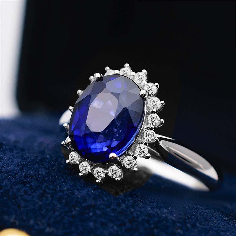 Elegant Princess Diana-Inspired Oval Blue Sapphire Diamond Cocktail Ring | Modern Gem Jewelry | Saratti