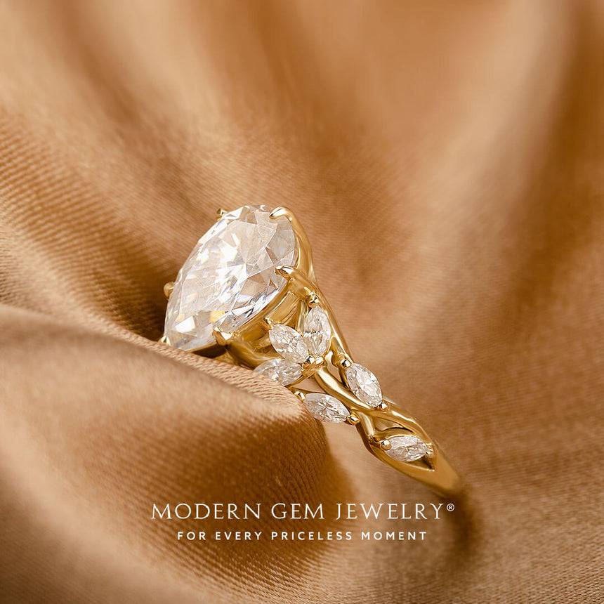 3 carat Pear Shaped Diamond Ring in Yellow Gold | Modern Gem Jewelry | Saratti