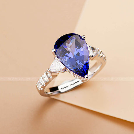 Blue Stone Ring with Pear Cut Tanzanite and Diamonds in 18K White Gold Ring | Custom Fine Jewelry | Modern Gem Jewelry | Saratti