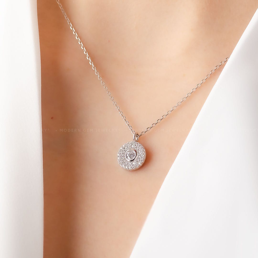 Halo Diamond Necklace in 18K White Gold | Saratti